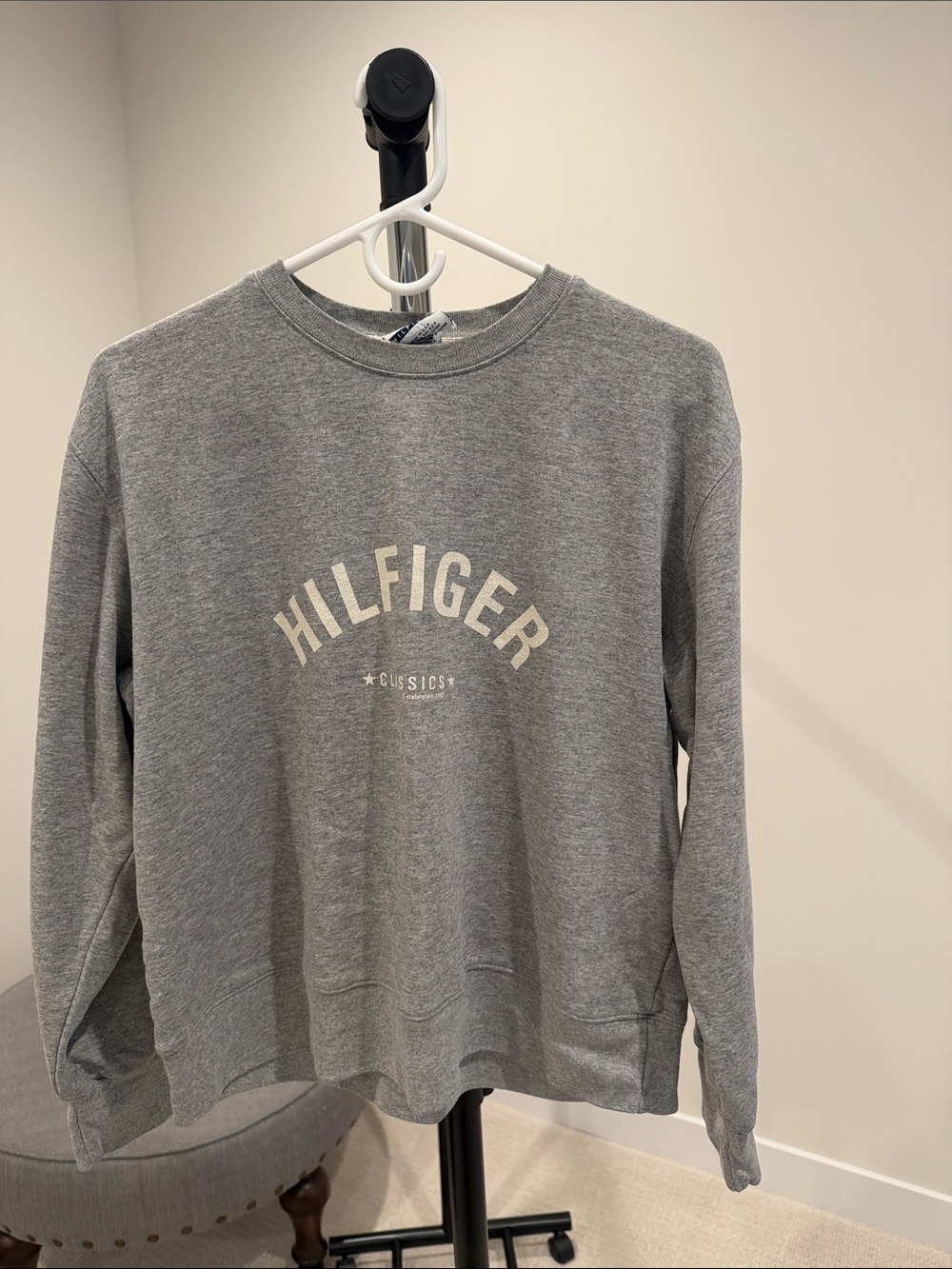 Vintage • Tommy Hilfiger Light Gray Crewneck Sweatshirt